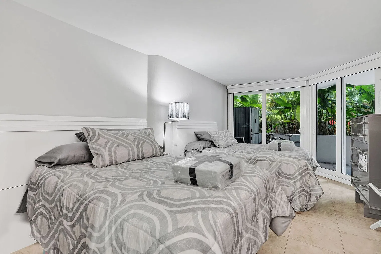 2 bed, 1.0 bath, 1151 sqft, $3,969 — Photo 3