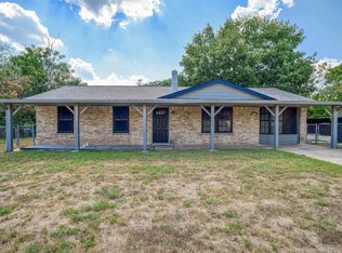 1037 Wilkes Cir, Smithville, TX 78957