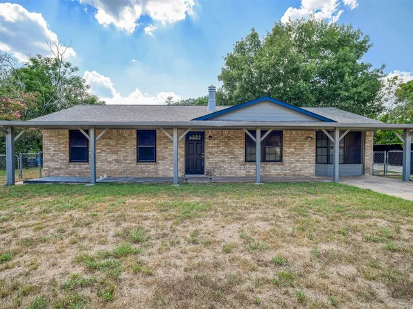 1037 Wilkes Cir, Smithville, TX 78957