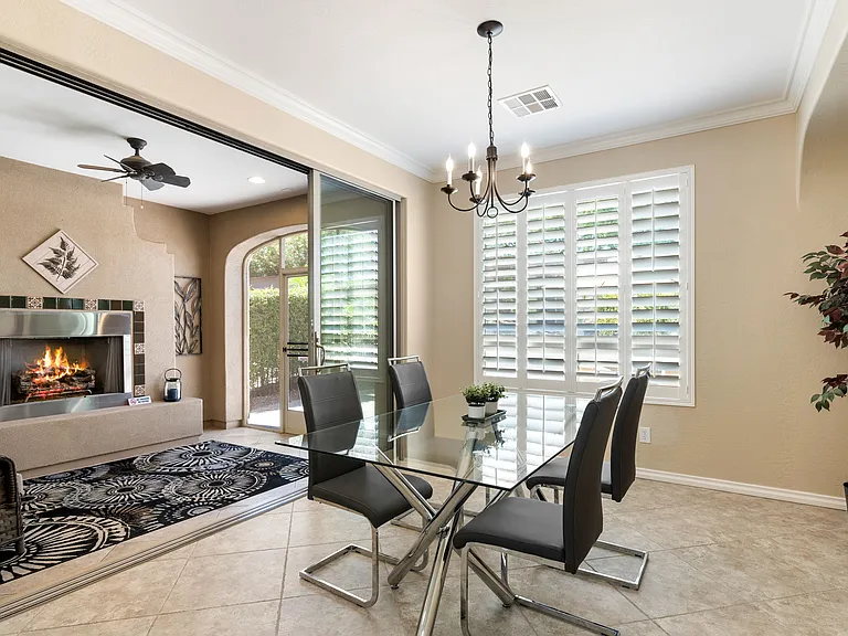 1732 E Vesper Trl — Photo 8