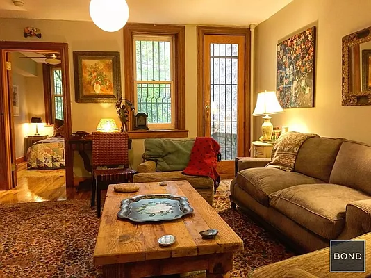 Rented by Bond New York | media 71