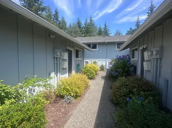 928 Blue Heron Ave NE, Bainbridge Island, WA 98110