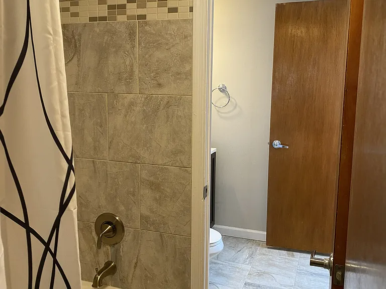 Shower Room Additional View