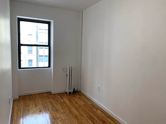 Rented by Salon Realty Corp | media 11