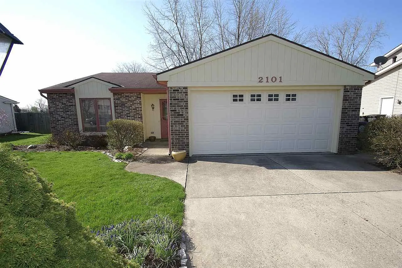 2101 Foxboro Dr photo 1