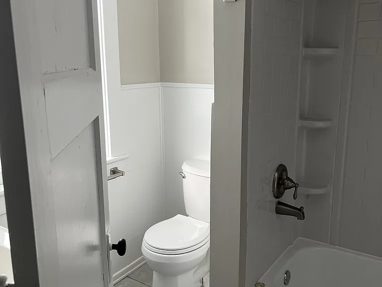 136 Westminster Ave #2 — Photo 9