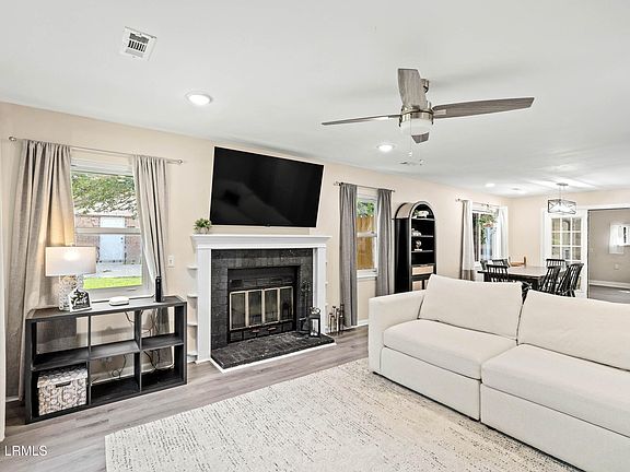 5th image of 3050 Huron Drive