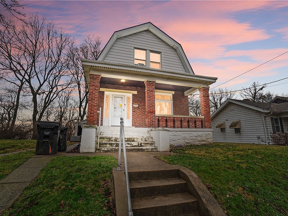 1st image of 2465 Saturn St