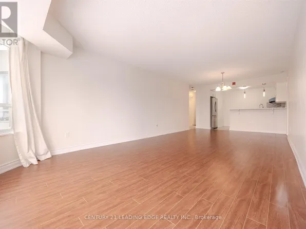 175 Cedar Ave #302, Richmond Hill, ON L4C 9V3