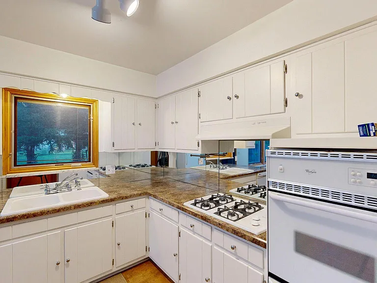 4110 Briarcrest Rd — Photo 36