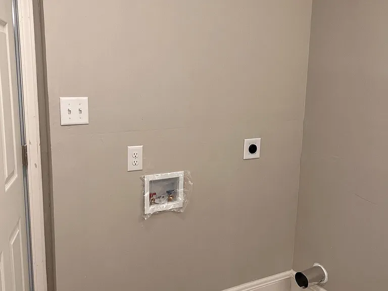 120 Florence Pl — Photo 4