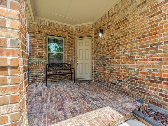 3rd image of 461 Creek Terrace Dr