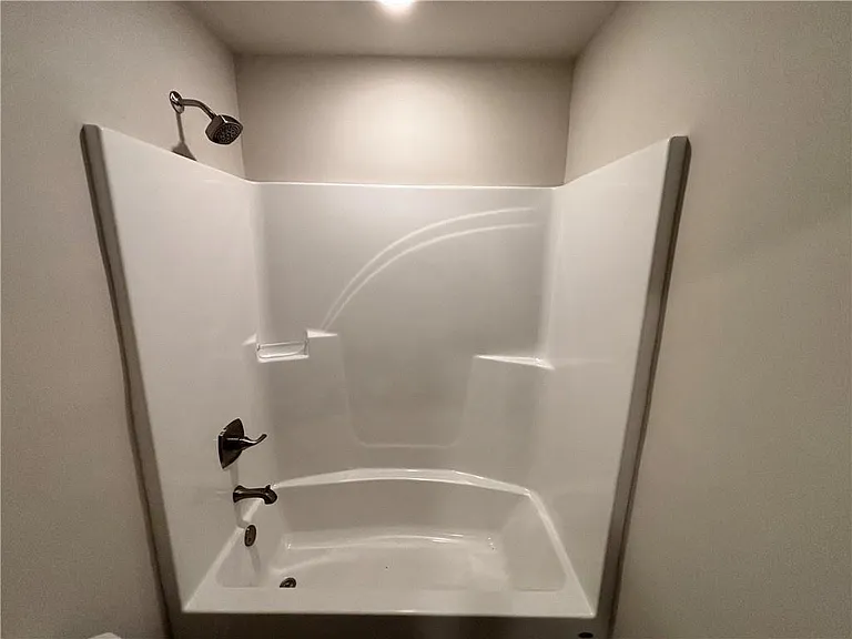 101 Lavender Cir — Photo 28