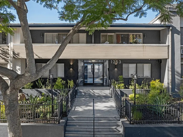 1253 Havenhurst Drive — Photo 7