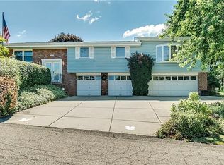 3024 Vermeer Dr, Allison Park, PA 15101