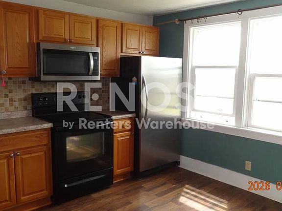 3rd image of 1355 S Main St