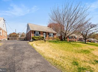 949 Greenbriar Ln, Springfield, PA 19064