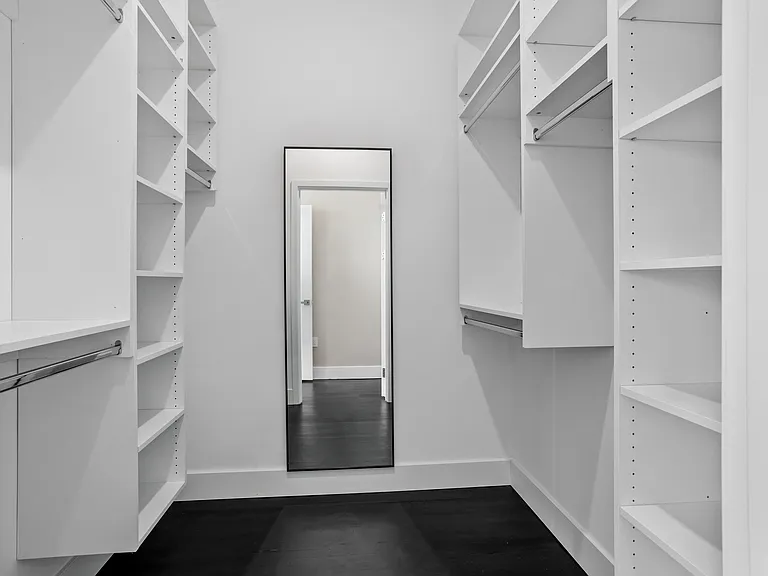 The Roe at Manayunk Apartments and Townhomes — Photo 36