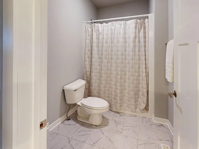 2301 Lincoln Ave — Photo 19