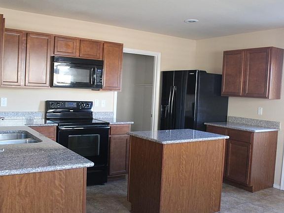 4th image of 7036 Derbyshire Dr