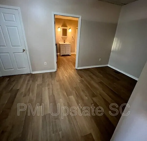 101 Silver St #101 — Photo 14