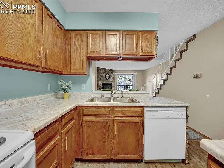 3467 Queen Anne Way — Photo 4