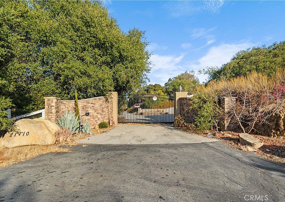 1st image of 21110 Camino De Jugador