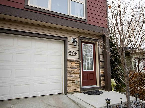 2nd image of 208 Caribou Cres Unit 208