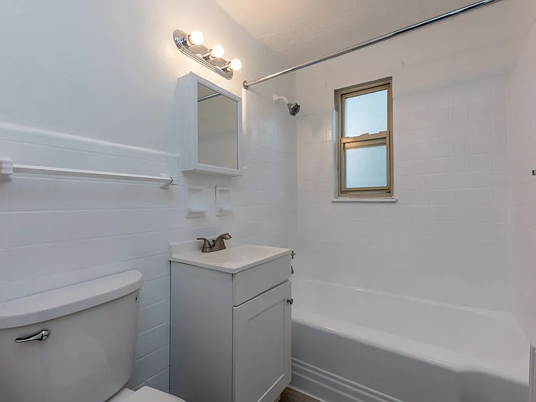 1000 Vermont Ave — Photo 4