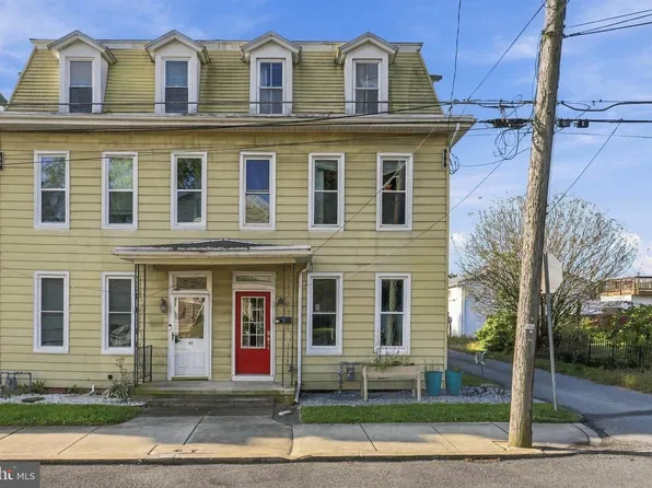 54 W Donegal St, Mount Joy, PA 17552