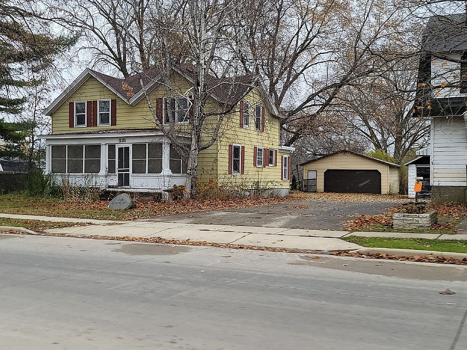 2nd image of 215 Main St