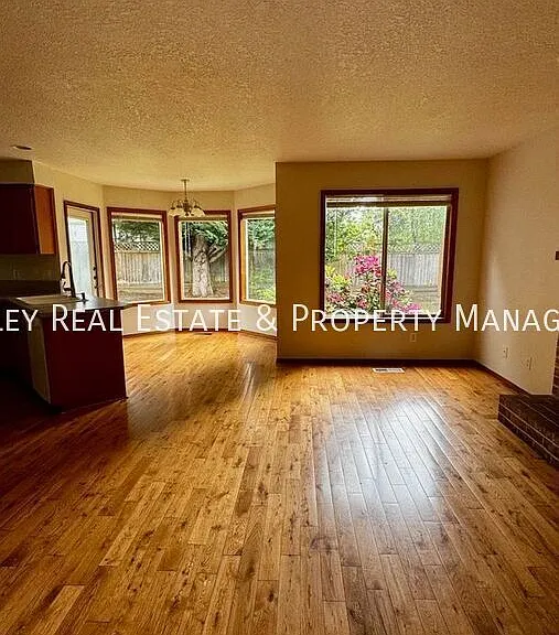 10271 SW Evergreen Ct — Photo 3