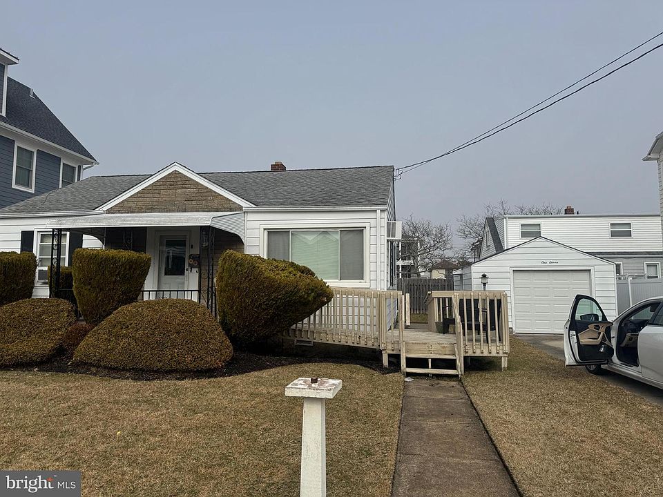 1st image of 111 N 35th Ave