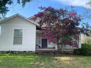 606 W Lewis St, San Saba, TX 76877