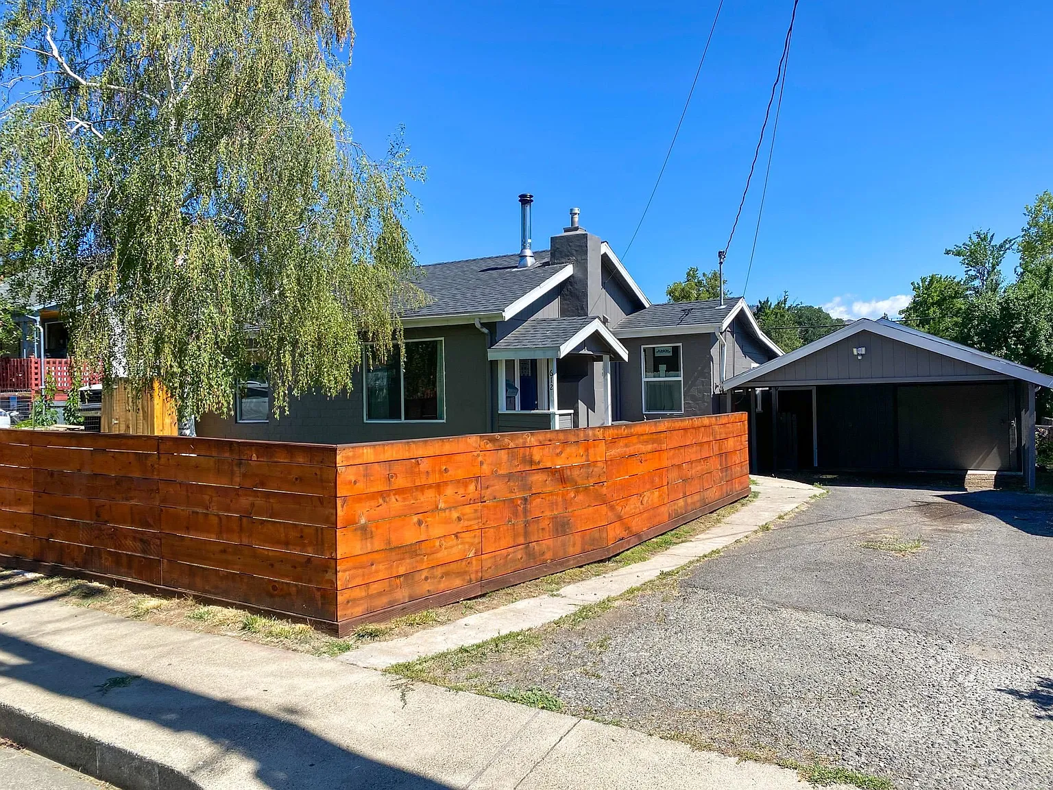 612 Yama St photo 1