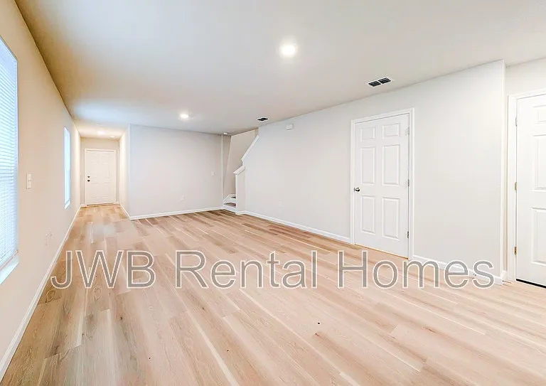 8301 Galveston Ave — Photo 4