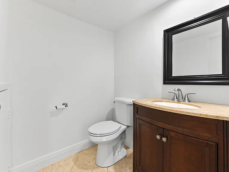 825 Center St #12A — Photo 12