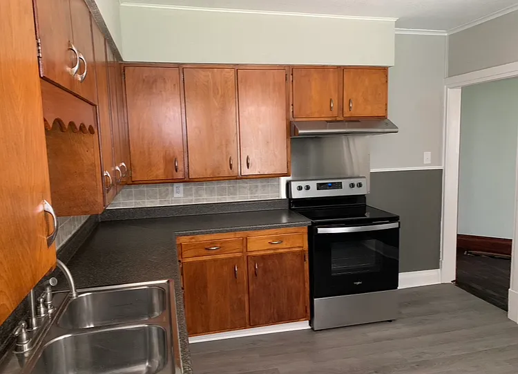 2916 Penn St — Photo 3