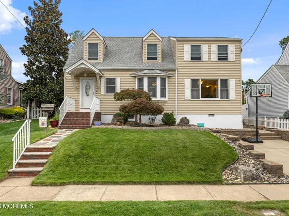 16 Vanderbilt Place, Woodbridge, NJ 07095