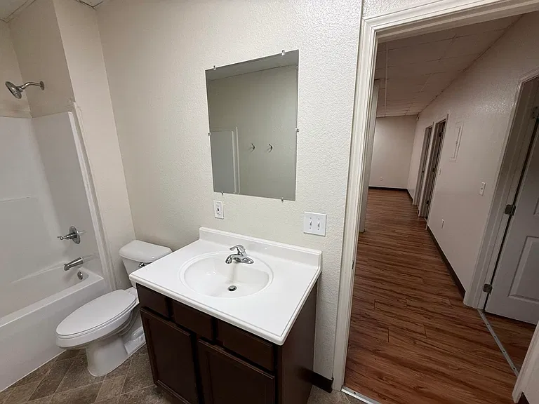 413 Devonia St #402 — Photo 10