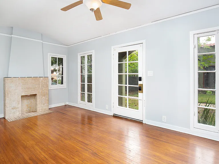 459 E Sacramento St — Photo 10