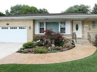 17 N Rammer Ave, Arlington Heights, IL