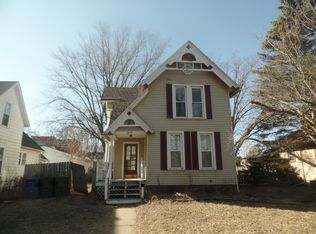 1930 Pershing Blvd, Clinton, IA 52732