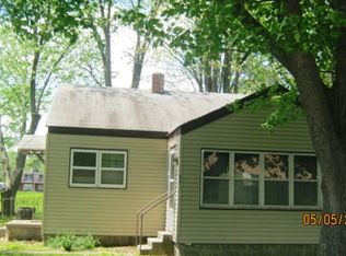 827 Clan, Flora, IL 62839