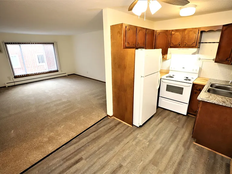 3016 Lynn Ave S — Photo 2