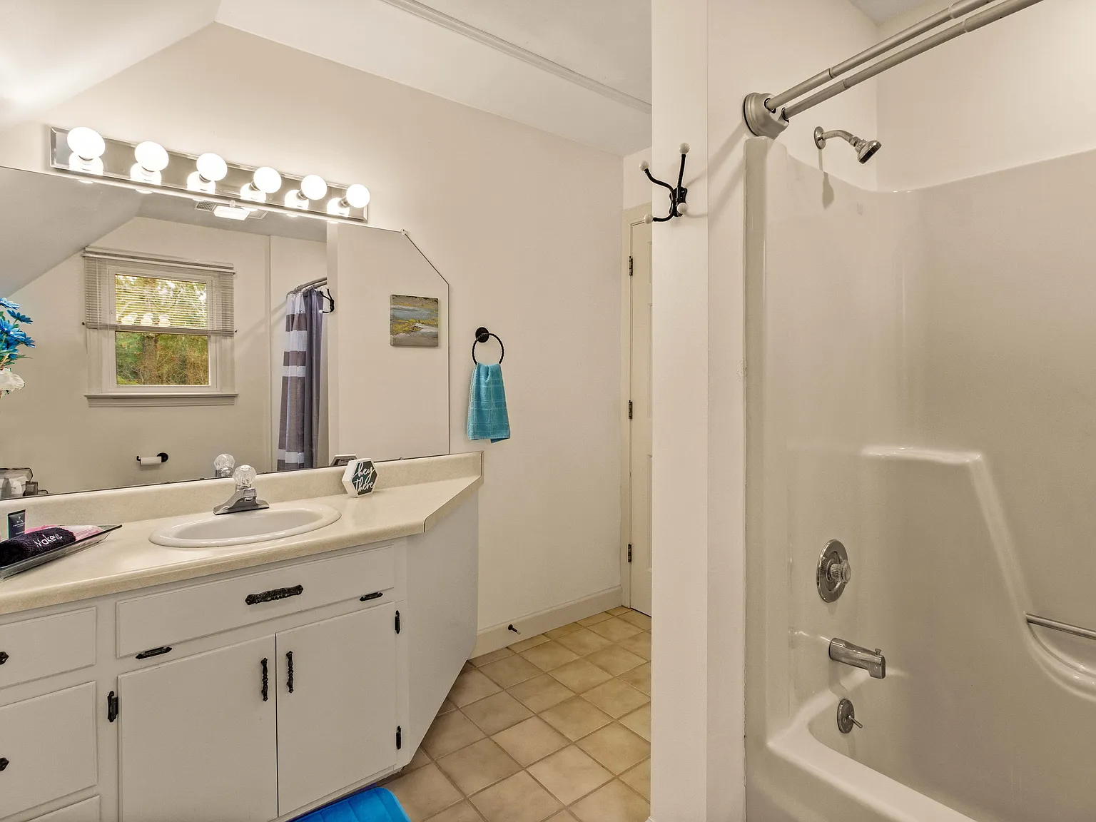 1 bed, 1.0 bath, 800 sqft, $2,200 — Photo 4