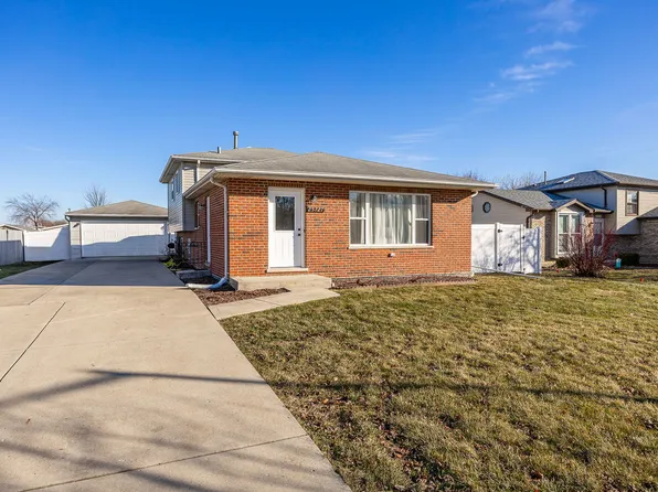 25727 S McCorkle Ave, Monee, IL 60449