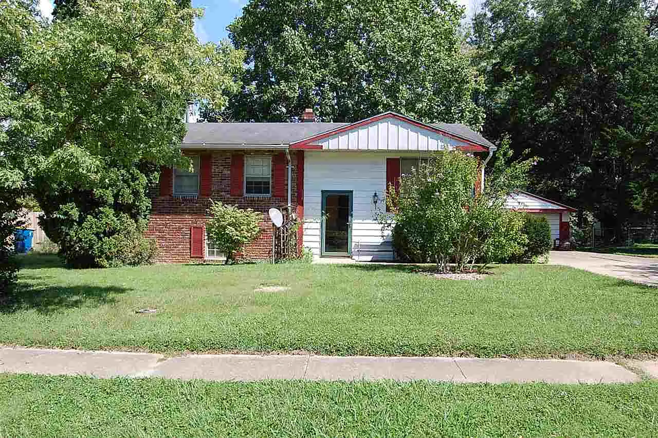 3101 S Market Pl photo 1