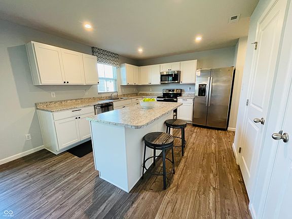 3rd image of 3110 E Sheldon Way