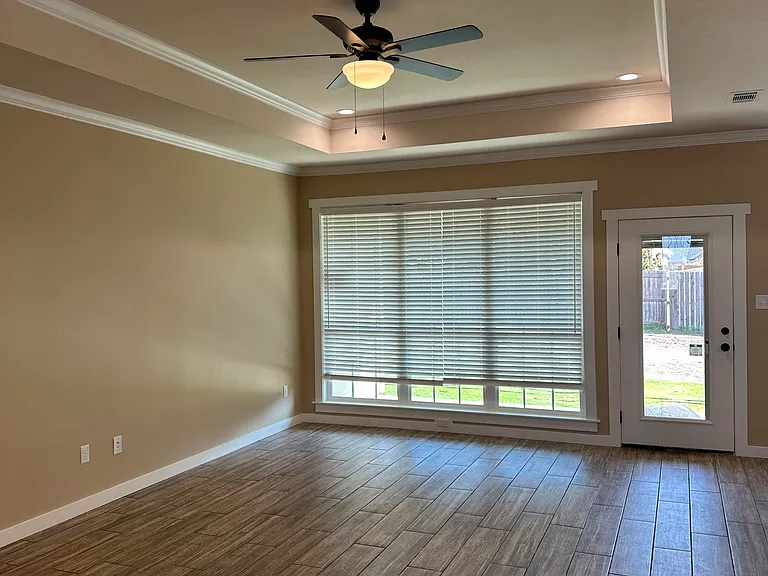 3950 Ruth Ln — Photo 4